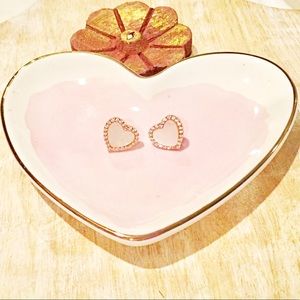 Rose Gold Heart Mother o Pearl White Stud Earrings